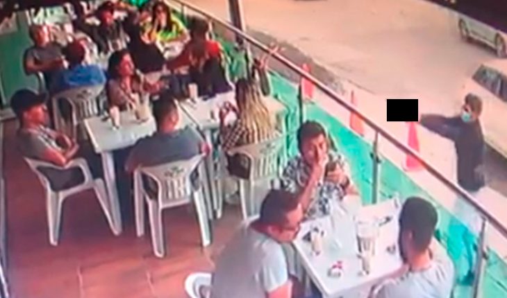 Hombre le dispara a un cliente en un restaurante de León, Guanajuato (Video)