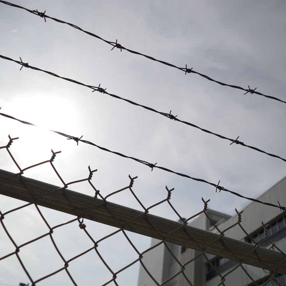 Hombre pasará dos cadenas perpetuas y 835 años en una cárcel de Arkansas