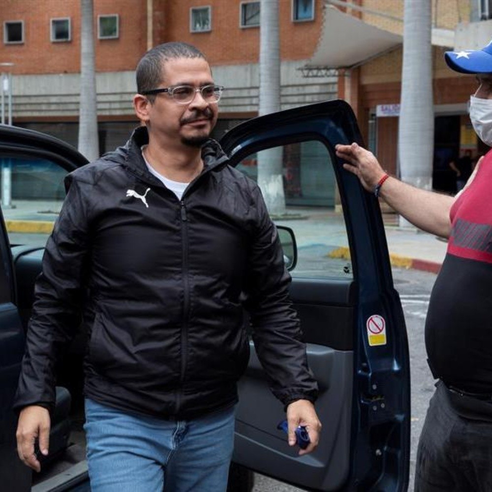 Liberan a periodista venezolano y a asesor de Juan Guaidó tras ser indultados