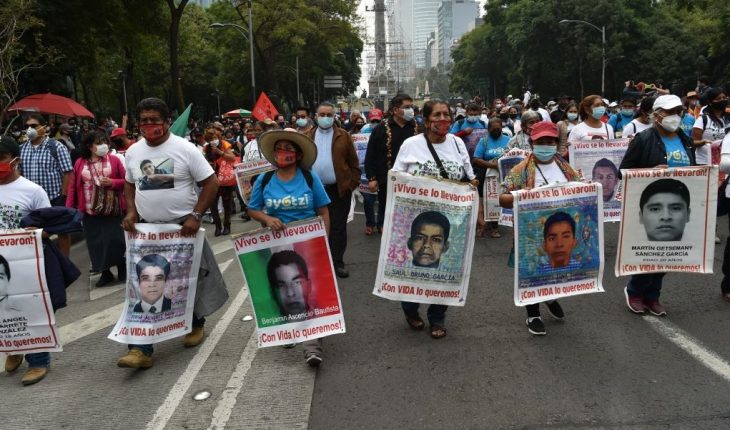 Marcha por la desaparición de los 43 normalistas de Ayotzinapa