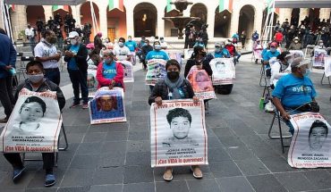 México arresta a policías y militares por caso de los 43 estudiantes de Ayotzinapa
