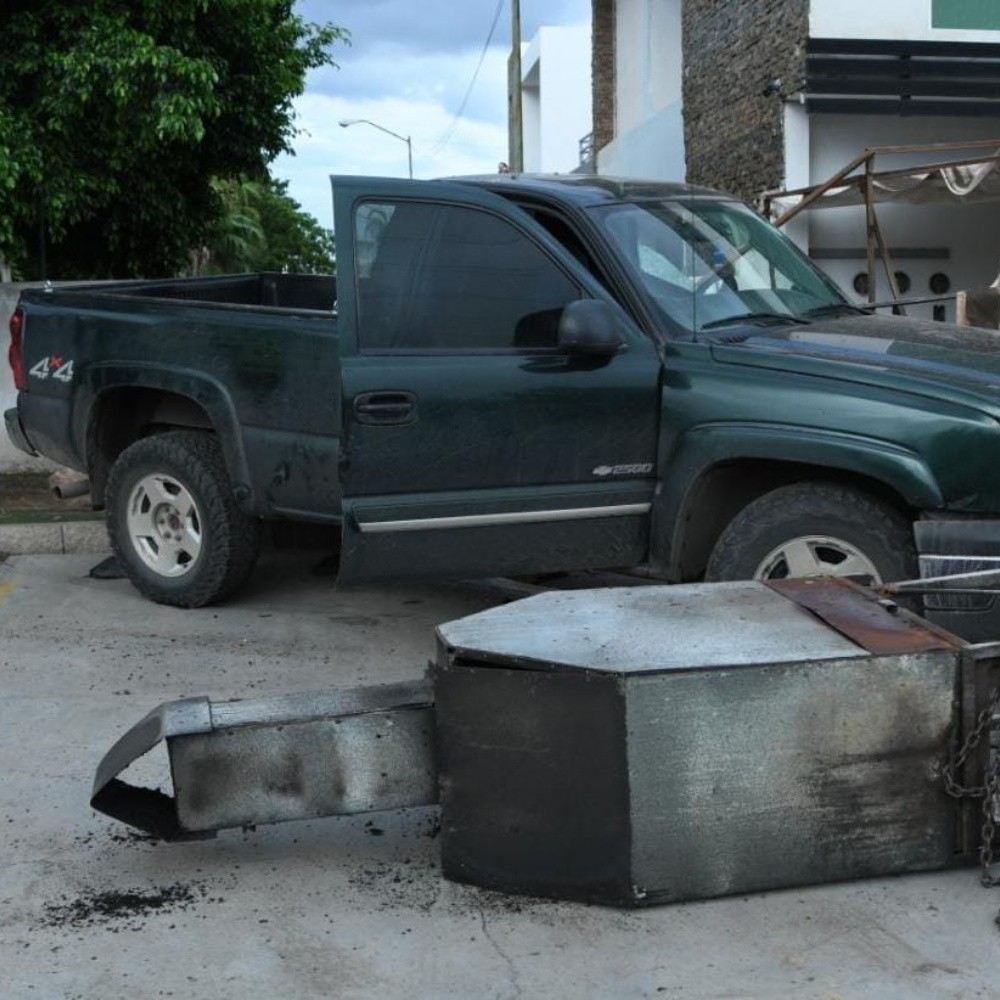 Muere hombre arrollado por camioneta que se estrelló contra local en Culiacán