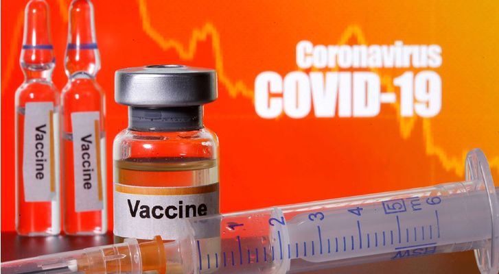 Por reacción adversa, suspenden pruebas de vacuna contra Covid de Oxford y en la que participa México
