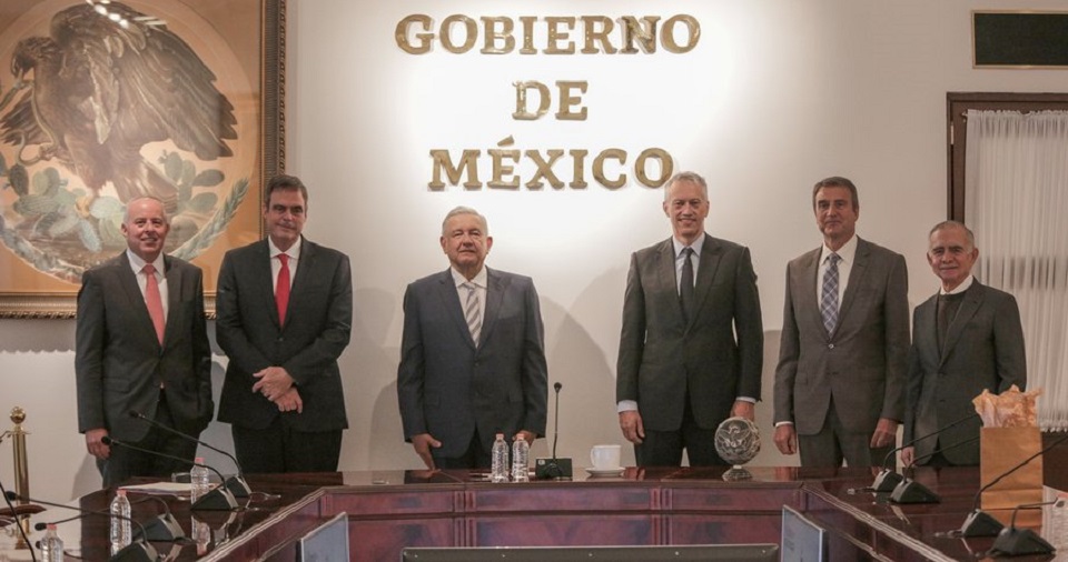 AMLO meets with head of refresher after Gatell's criticism of those drinks