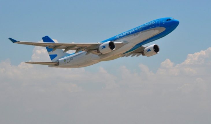 translated from Spanish: Aerolíneas Argentinas announced 65 international and regional flights for October