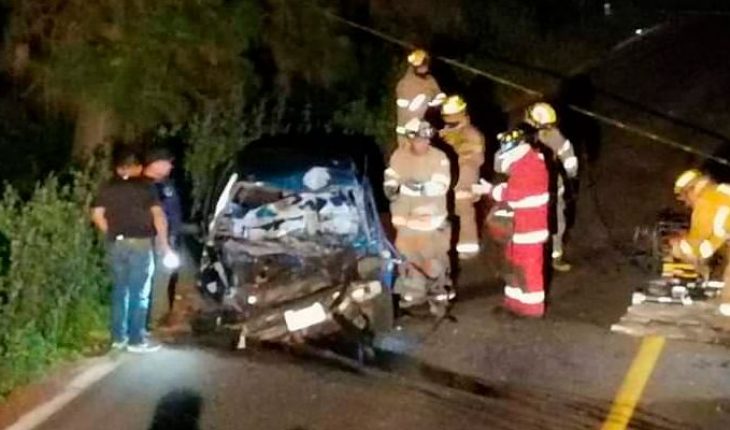 translated from Spanish: Car driver perishes pressed in road accident on the Pátzcuaro-Uruapan free road