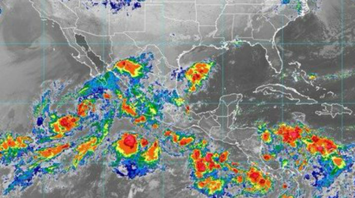 Heavy spot rains in Durango, Sinaloa, Nayarit, Puebla, Veracruz, Oaxaca, Chiapas and Tabasco