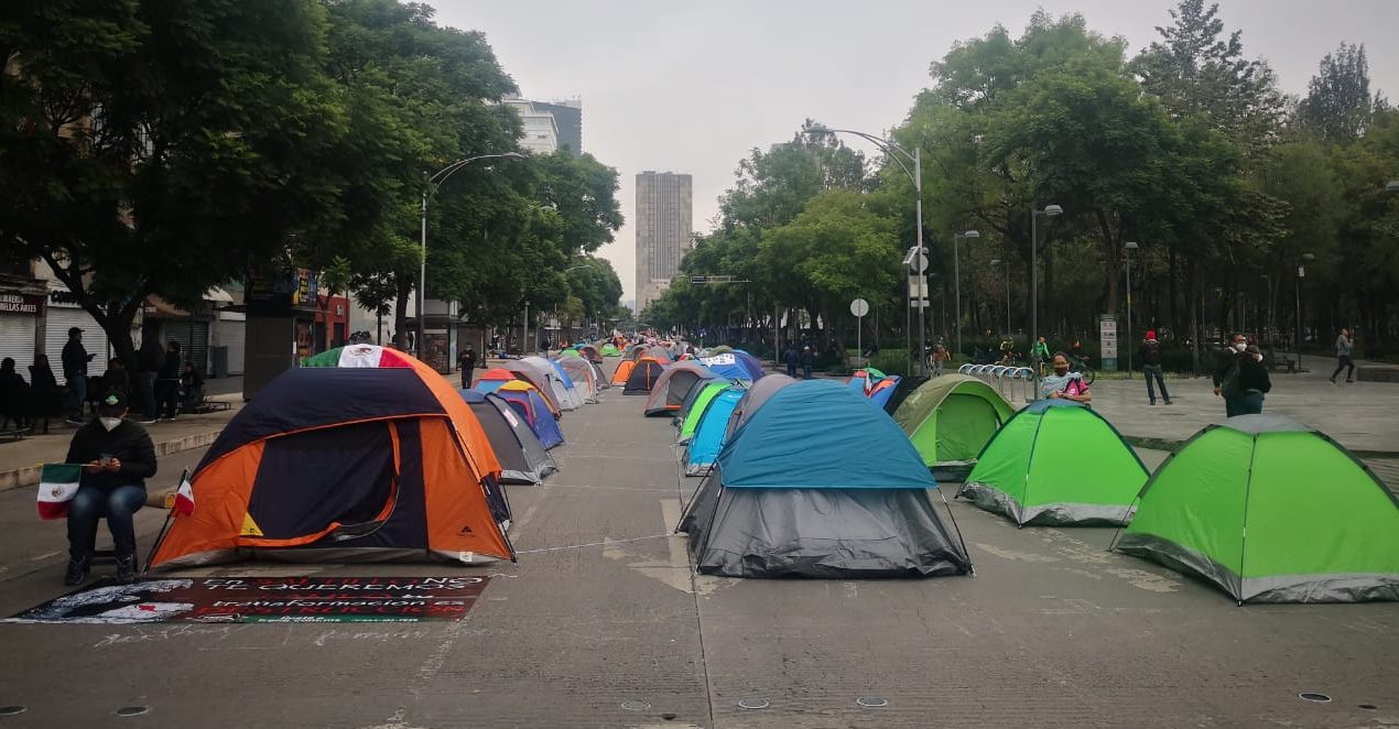 This is how Frena's camp on Avenida Juarez dawned