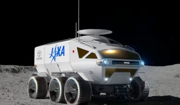translated from Spanish: Toyota plans a trip to the moon with a hydrogen vehicle