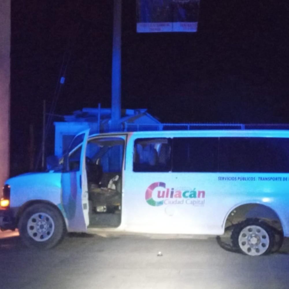 Two assailants steal vans from Culiacán Town Hall and are shot
