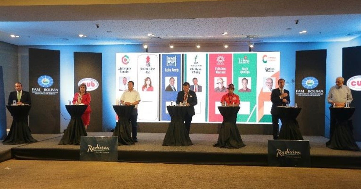 Bolivia: Luego de 18 años, los candidatos asistieron a un debate presidencial