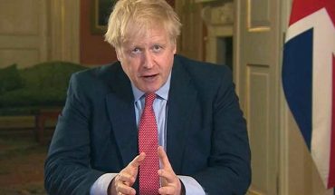 Boris Johnson defiende su manejo de la pandemia pese al aumento de los contagios en Inglaterra