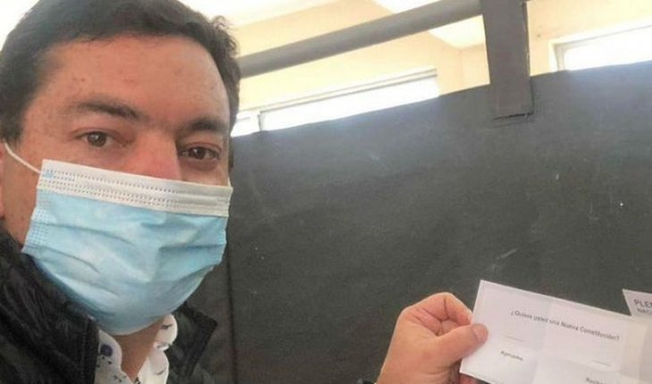 Diputado y ex intendente de Coquimbo causó polémica al fotografiar papeleta del voto y subirla a Instagram
