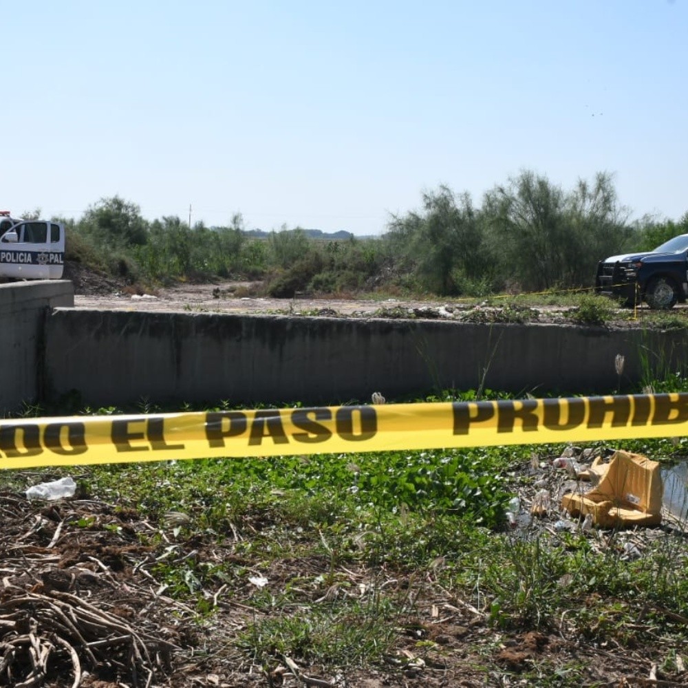 En el canal Alto, Guasave, hallan un cuerpo en descomposición