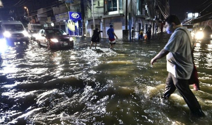 Frente frío provoca lluvias e inundaciones en Tabasco