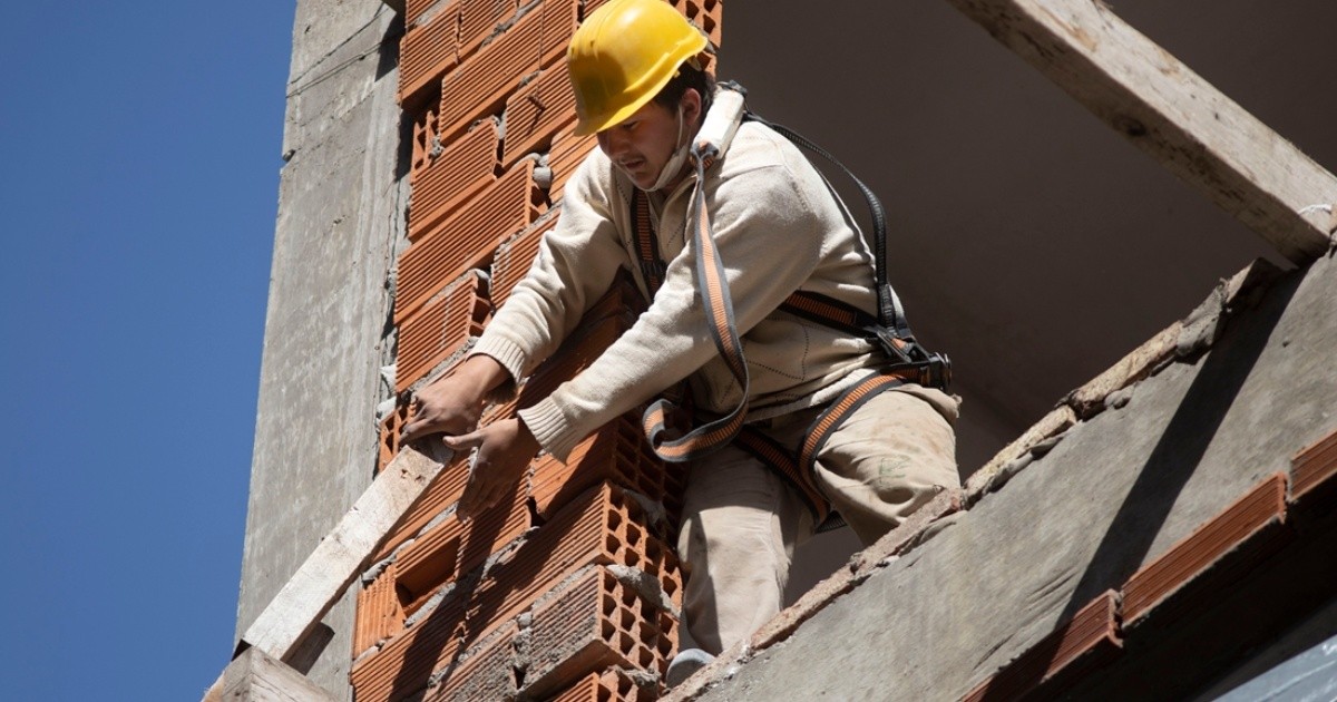 Habilitan actividades de construcción privada y personal doméstico en la Ciudad de Buenos Aires