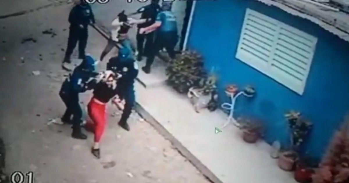 Irrupción violenta: la Policía de Córdoba agredió a una joven de un comedor de Barrios de Pie