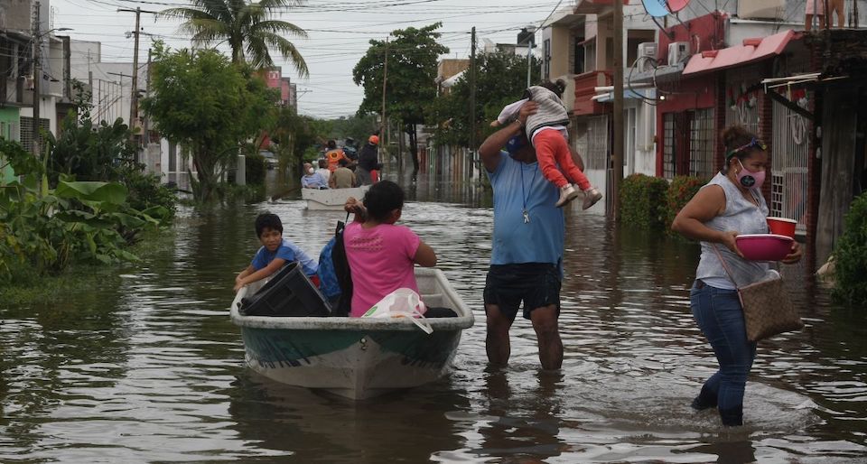 Lluvias e inundaciones dejan un muerto y miles de afectados en Tabasco