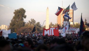 [MINUTO A MINUTO] Chilenos conmemoran un año del 18-O