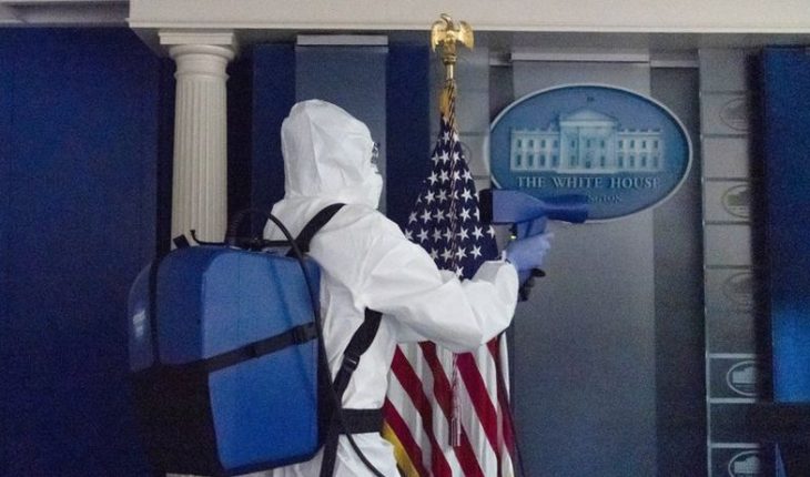Personal y agentes del servicio secreto alarmados por brote de Covid-19 en la Casa Blanca