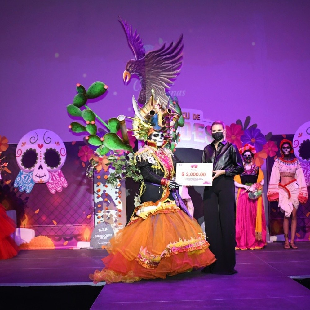 Realiza concurso de Catrinas en el CIE de Los Mochis, Sinaloa