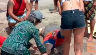 Salvavidas de El Habillal salvan a turistas de ahogarse en playas de Lázaro Cárdenas