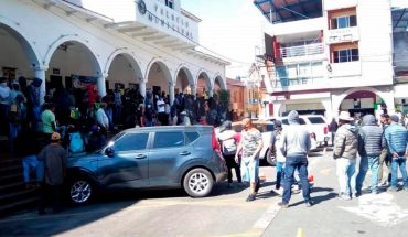 Se movilizan comuneros, exigen la renuncia de alcalde de Los Reyes, Michoacán
