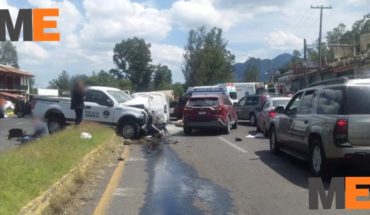 translated from Spanish: 2 people die after multiple vehicular shock in Pátzcuaro, Michoacán