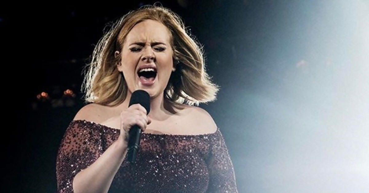 Adele announced she will be a guest host on Saturday Night Live