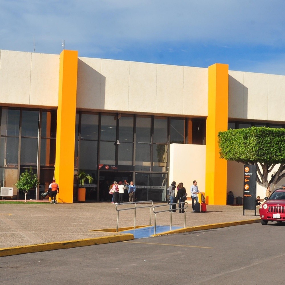 Announces Viva Aerobus flight from Los Mochis to Mexico City