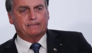 translated from Spanish: Bolsonaro rejects Sinovac vaccine purchase plan