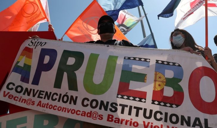 translated from Spanish: Chile: a historic day marked by the Constitutional Plebiscite began