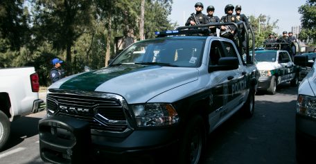Cuajimalpa officials arrested with a gun and money