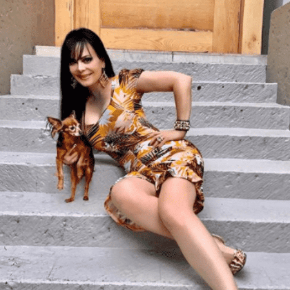 In dress Maribel Guardia teaches that there is no fat