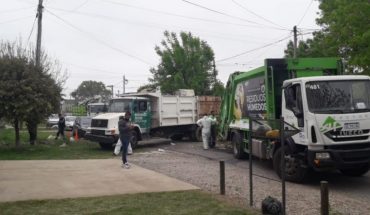 translated from Spanish: La Plata: pull 7 garbage trucks out of a accumulating neighbor’s house