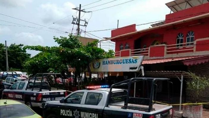Hombre es privado de la vida mientras comía en cocina económica en Lázaro Cárdenas