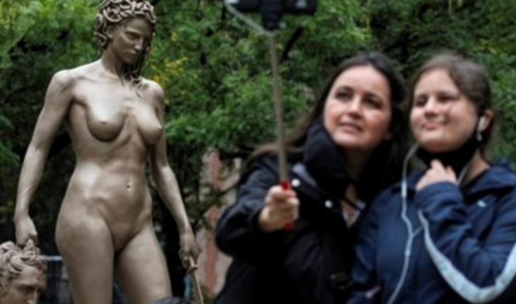 translated from Spanish: Medusa: the sculpture of an Argentinian in New York that causes fury