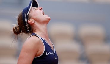 translated from Spanish: Nadia Podoroska is winning Roland Garros, the tournament that will mark her career