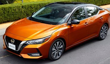 translated from Spanish: Nissan introduced the revamped Sentra
