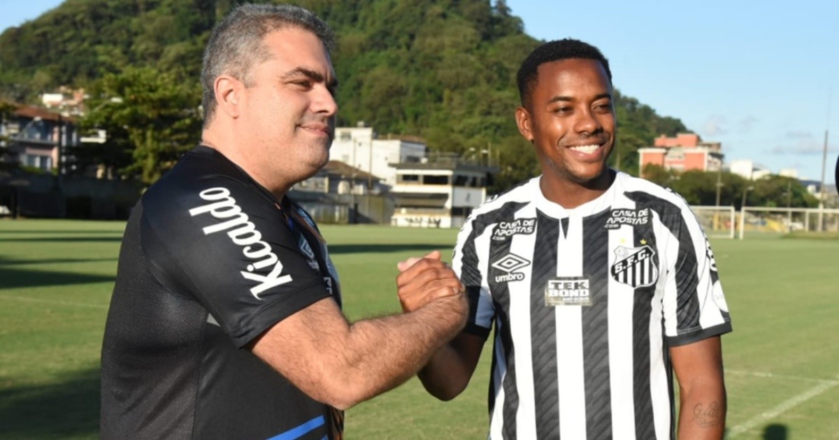 Robinho returns to Santos for five months and $190 a month