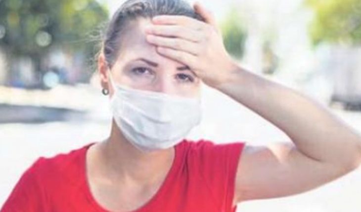 translated from Spanish: Wearing masks with folds helps you suffer less in the heat