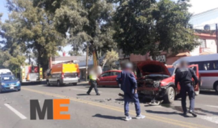 Adulto mayor resulta herido tras choque entre 2 vehículos en la Av. Ventura Puente de Morelia