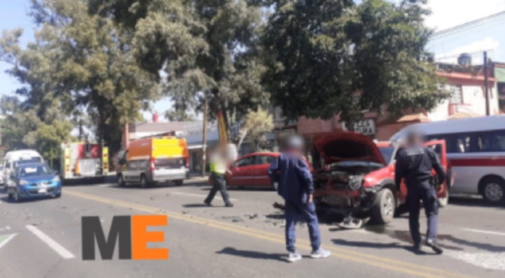 Adulto mayor resulta herido tras choque entre 2 vehículos en la Av. Ventura Puente de Morelia