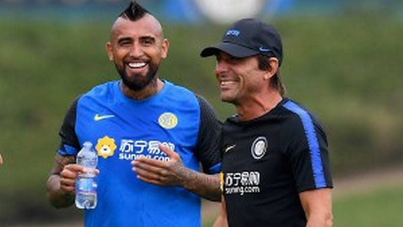 Antonio Conte: "Estaría contento con Vidal incluso si lo pusiera en el arco"