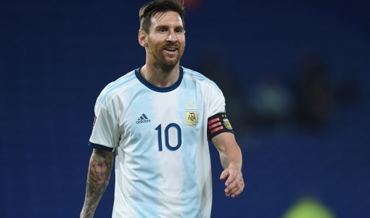 Argentina recibe a Paraguay buscando seguir arriba en las Eliminatorias: horario y TV
