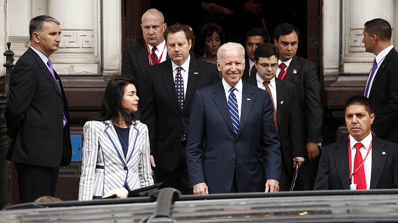 Biden se muestra optimista y reitera que "cada voto debe contarse"