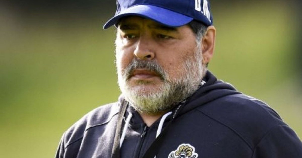 Diego Maradona fue internado en La Plata por precaución