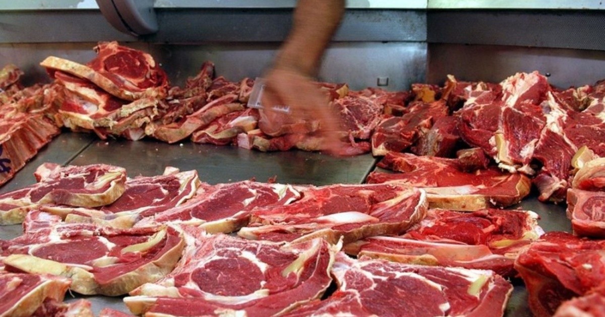 El Gobierno busca acordar con los frigoríficos "carnes a precios populares"