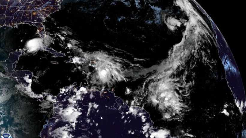 "Eta" gana fuerza en el golfo de México y recupera la categoría de huracán