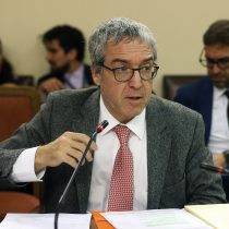 Gabriel Zaliasnik asumirá la defensa de Víctor Pérez por acusación constitucional en su contra